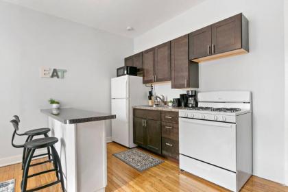 Well Located Apt Complete Amenities Solo/Couple - image 11