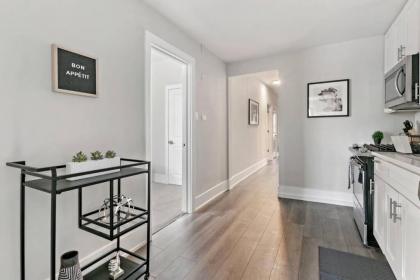 3BR on Bustling streeteasy walk to Shops & Dining - image 13