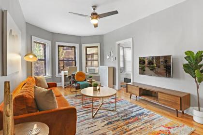 Homey 2BR Unit in Boystown Steps from Everything - image 14