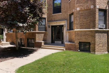 Homey 2BR Unit in Boystown Steps from Everything - image 16