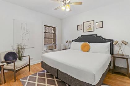 Homey 2BR Unit in Boystown Steps from Everything - image 6