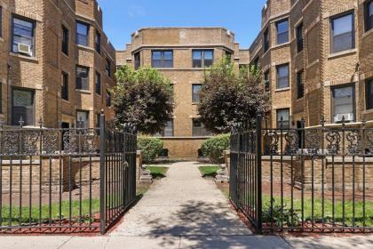 Cozy Modern 1BR Apt 10-min Walk to Wrigley Field - image 15