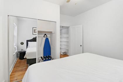 Cozy Modern 1BR Apt 10-min Walk to Wrigley Field - image 2