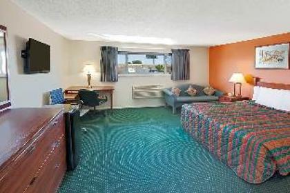 Days Inn by Wyndham Elk Grove Village O'Hare Airport West