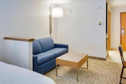 Holiday Inn Express Hotel & Suites Chickasha an IHG Hotel - image 4