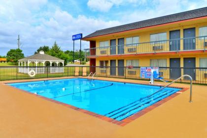 Castle Inn & Suites Chickasha - image 2