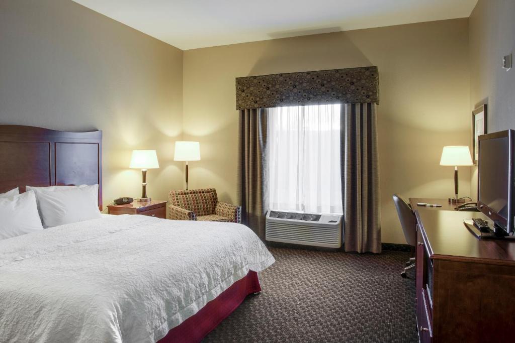 Hampton Inn Chickasha - image 7