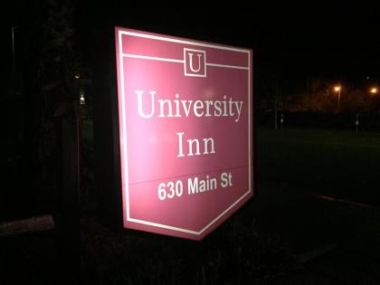 University Inn - image 13