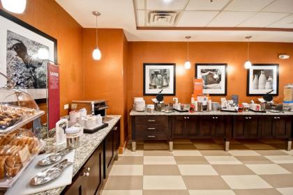 Hampton Inn Chicopee - Springfield - image 4