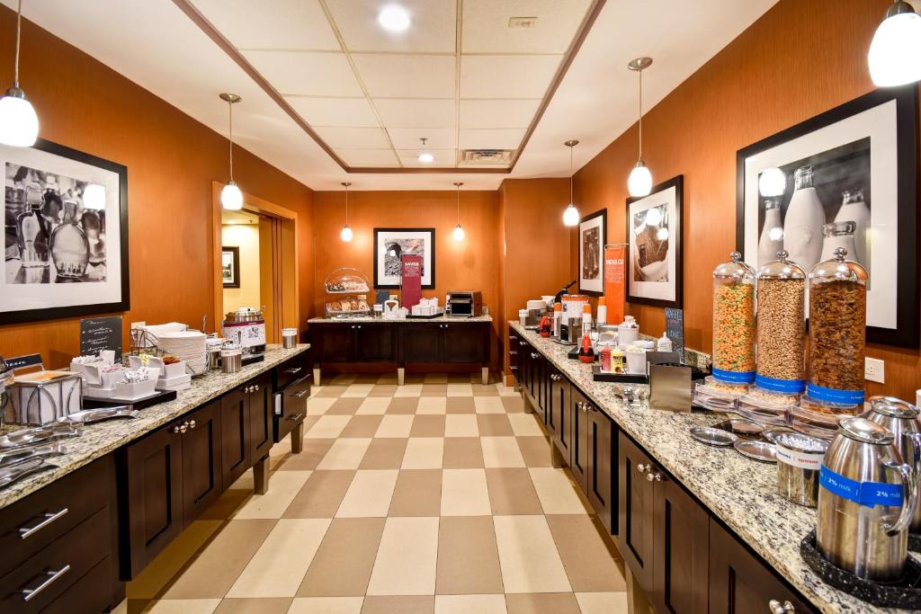 Hampton Inn Chicopee - Springfield - image 5