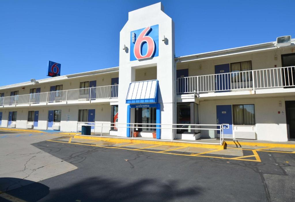 Motel 6-Chicopee MA - Springfield - main image