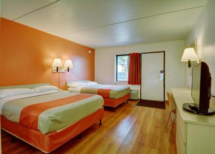 Motel 6-Chicopee MA - Springfield - image 9