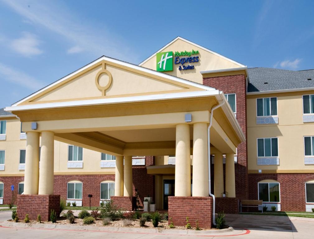 Holiday Inn Express Childress an IHG Hotel - main image