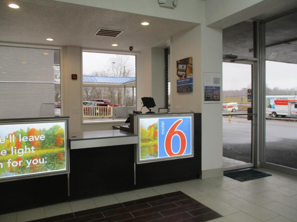 Motel 6-Chilhowie VA - image 6