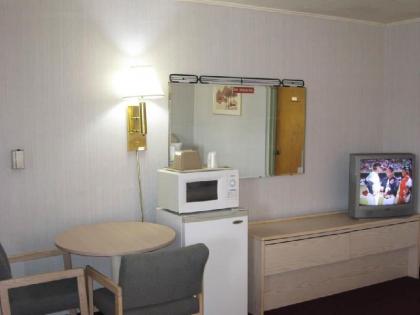 Economy Inn Chillicothe - image 15