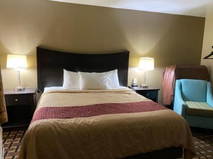 Executive Inn Chillicothe - image 2