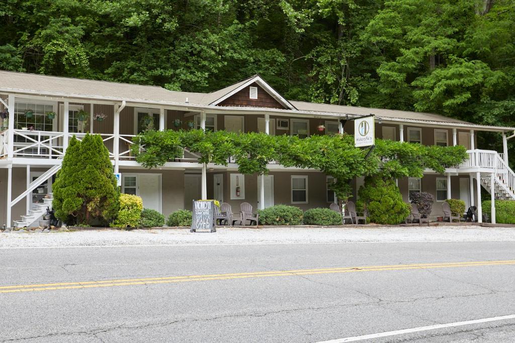 Hickory Falls Guesthouse - main image