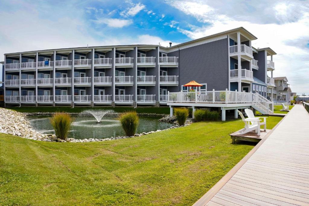 Comfort Suites Chincoteague Island Bayfront Resort - main image