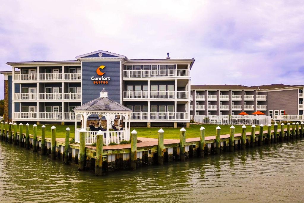 Comfort Suites Chincoteague Island Bayfront Resort - image 5