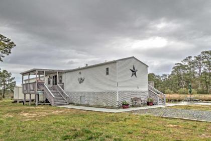 Quaint Chincoteague Island Hideaway with 2 Porches! - image 10