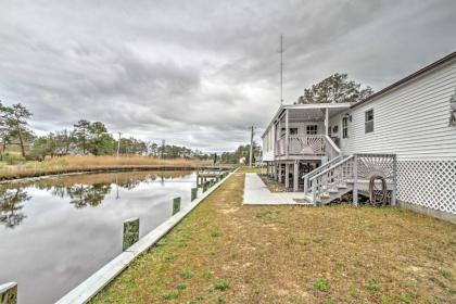 Quaint Chincoteague Island Hideaway with 2 Porches! - image 15