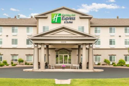 Holiday Inn Express Hotel & Suites Eau Claire North an IHG Hotel - image 11