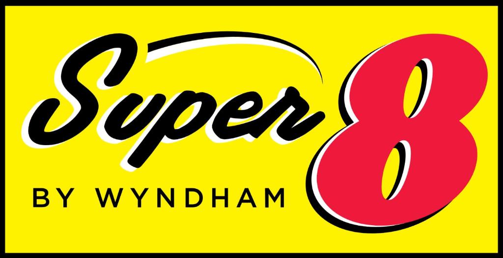 Super 8 by Wyndham Chisago City - image 3