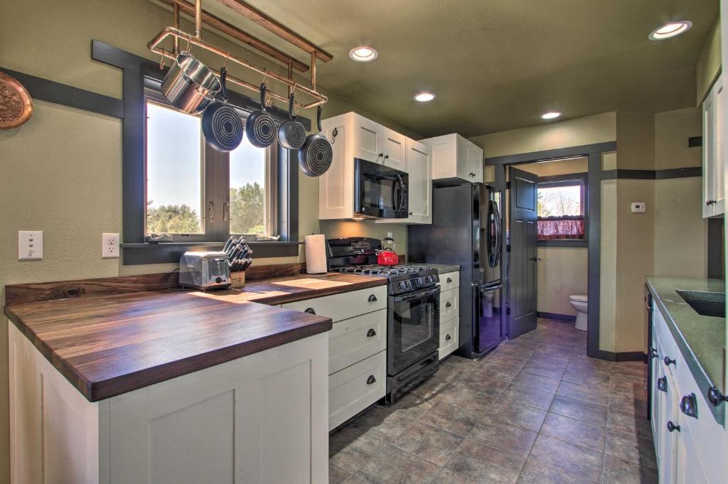 Pet-Friendly Choteau Townhome with Gas Grill! - image 7