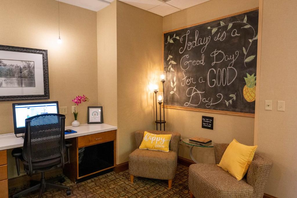 Hampton Inn Christiansburg/Blacksburg - image 3