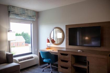 Hampton Inn Christiansburg/Blacksburg - image 8