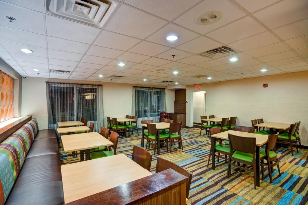 Fairfield Inn & Suites Christiansburg - image 5