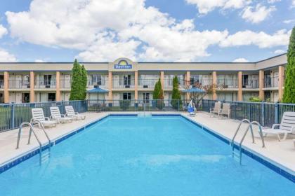 Days Inn by Wyndham Christiansburg - image 15