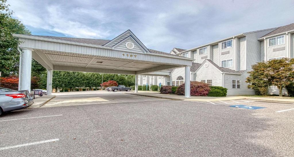 SureStay Hotel by Best Western Christiansburg Blacksburg - main image