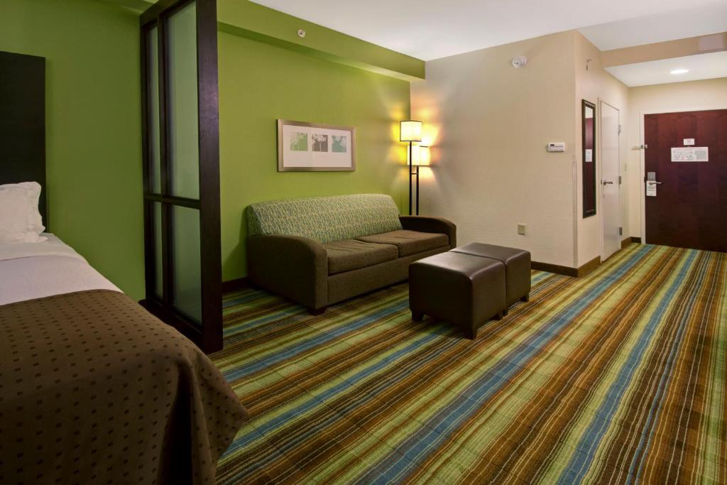 Holiday Inn Christiansburg Blacksburg an IHG Hotel - image 7