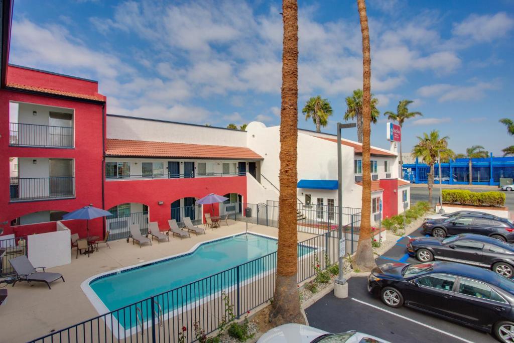 SureStay Plus Hotel by Best Western Chula Vista West - main image