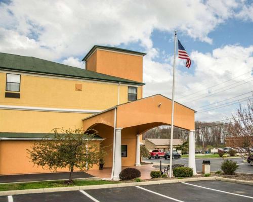 Comfort Inn & Suites Cincinnati Eastgate - image 2