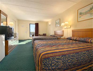 Days Inn by Wyndham Cincinnati East - image 3