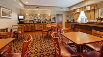 Best Western PLUS Hannaford Inn & Suites - image 5