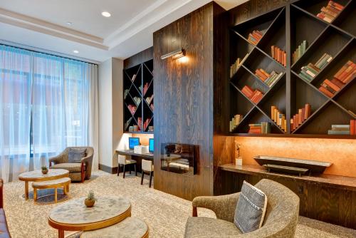 Curio Collection by Hilton The Cincinnatian Hotel - image 5