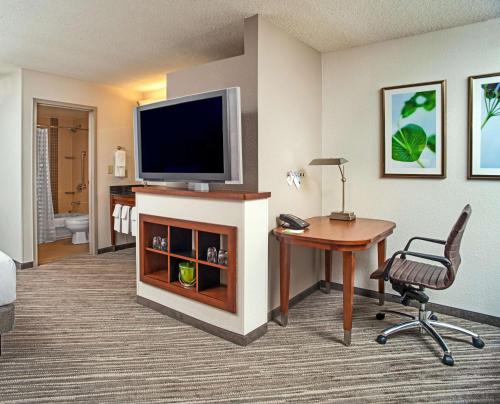 Hyatt Place Cincinnati Blue Ash - image 2