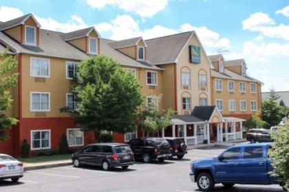 Quality Inn & Suites Cincinnati Sharonville - image 2