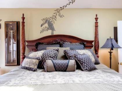 Gaslight Bed & Breakfast - image 3