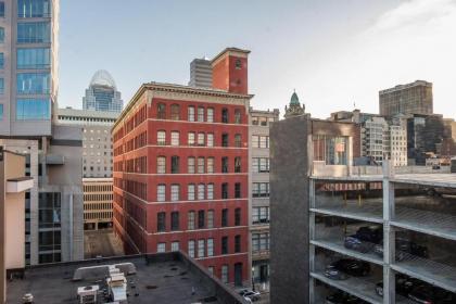 Frontdesk East 8 Loft Apts Downtown Cincinnati - image 12