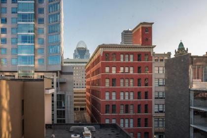 Frontdesk East 8 Loft Apts Downtown Cincinnati - image 13