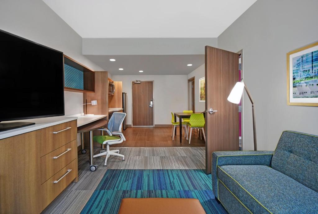 Home2 Suites By Hilton Springdale Cincinnati - image 2