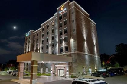 Comfort Suites Cincinnati University - Downtown - image 4