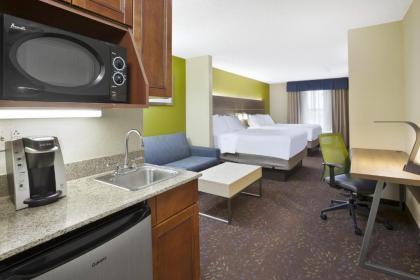 Holiday Inn Express Hotel & Suites Circleville an IHG Hotel - image 4