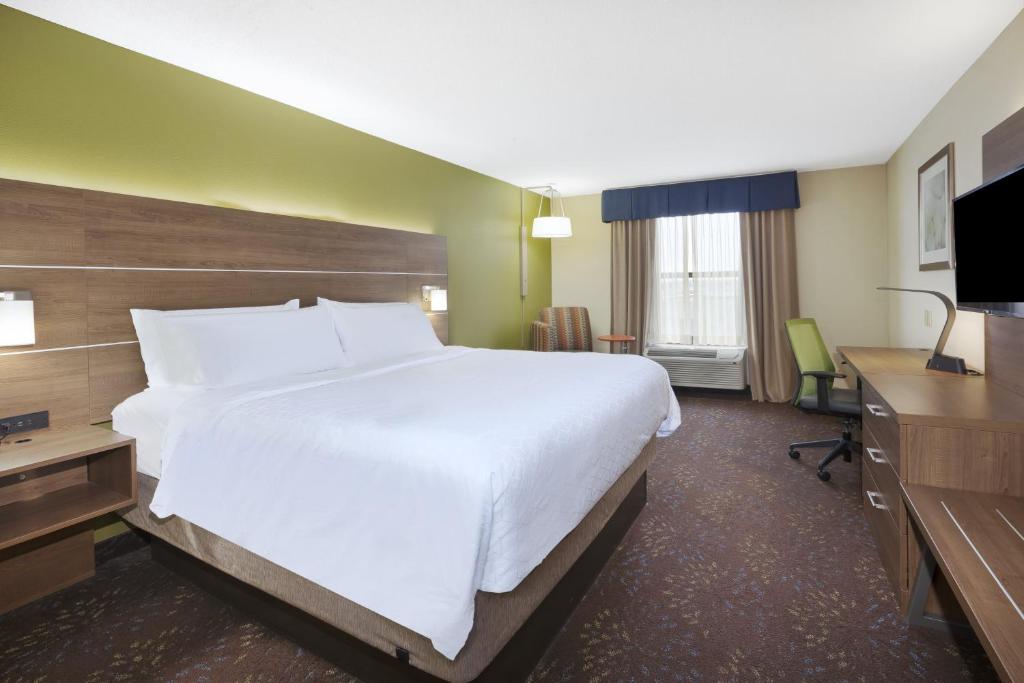 Holiday Inn Express Hotel & Suites Circleville an IHG Hotel - image 6