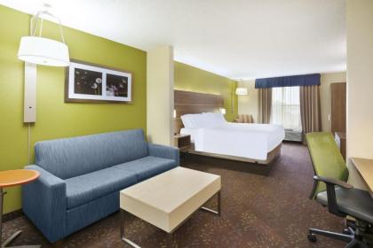 Holiday Inn Express Hotel & Suites Circleville an IHG Hotel - image 9