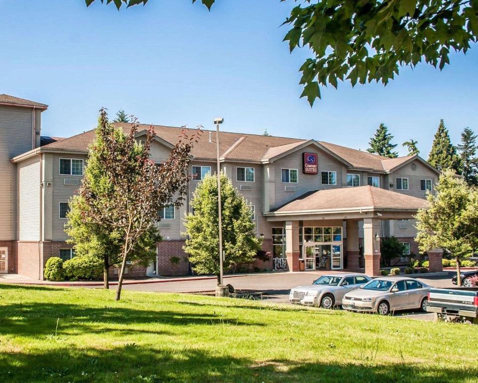 Comfort Suites Clackamas - main image